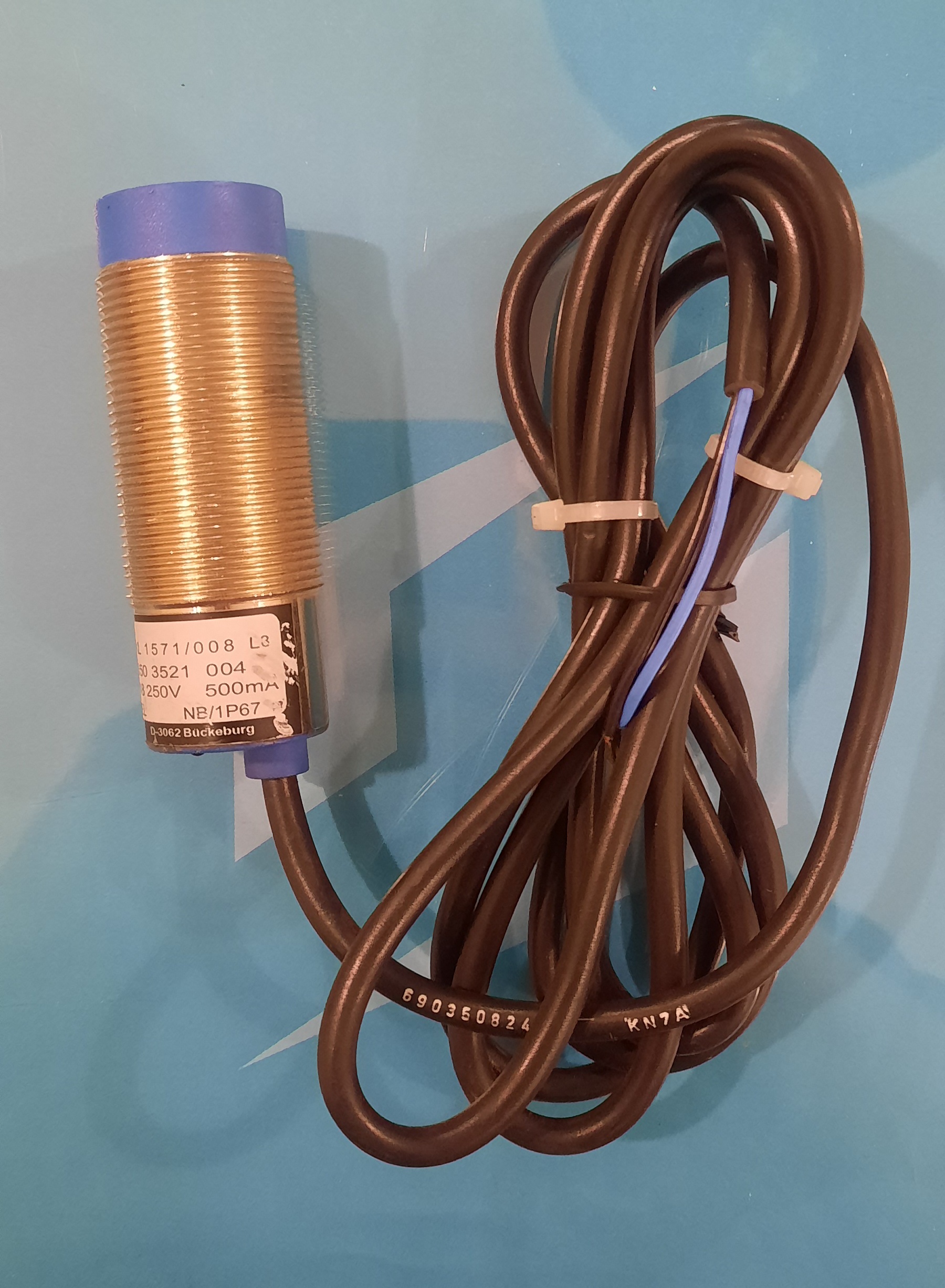 KL1571&008L8 (NONFLASH METAL)